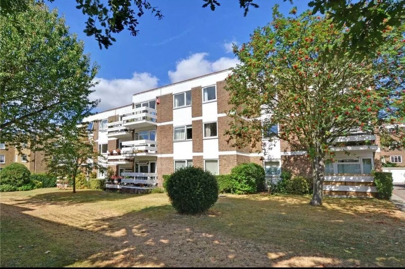 Room Wat Tyler Road in Greater London