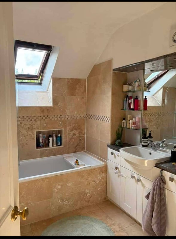 Flat Westbere Road in Greater London
