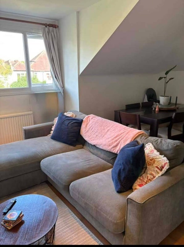 Flat Westbere Road in Greater London