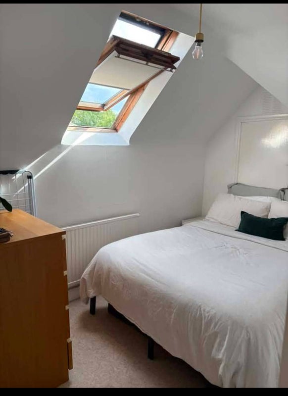 Flat Westbere Road in Greater London
