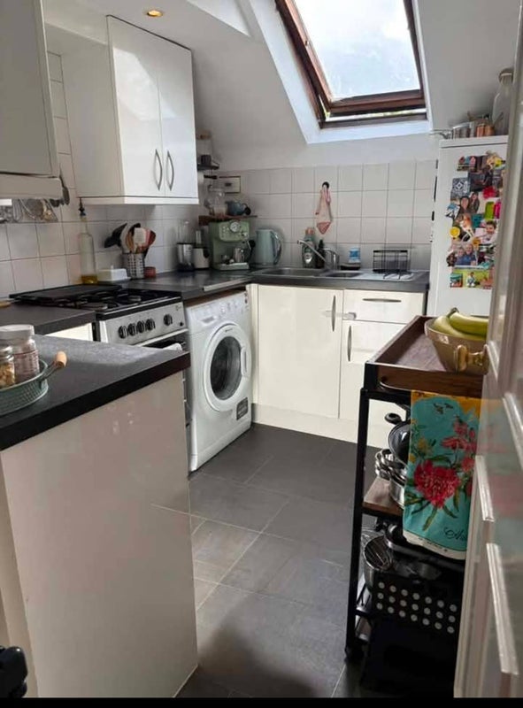 Flat Westbere Road in Greater London