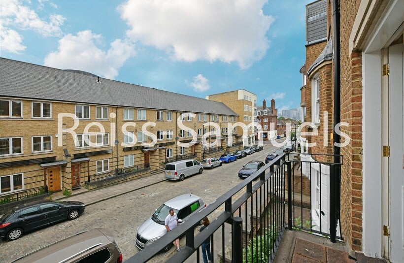 House Ferry Street in Greater London