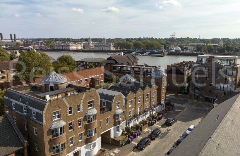 House Ferry Street in Greater London
