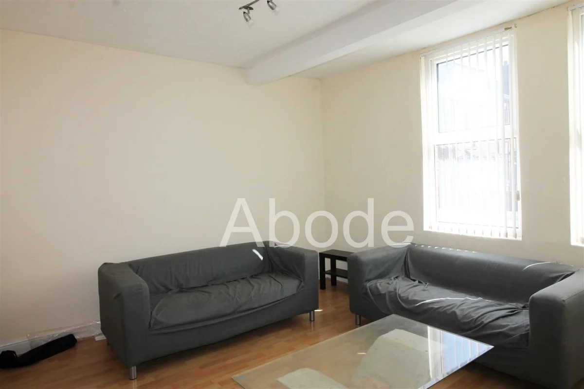 Flat Brudenell Grove in Leeds