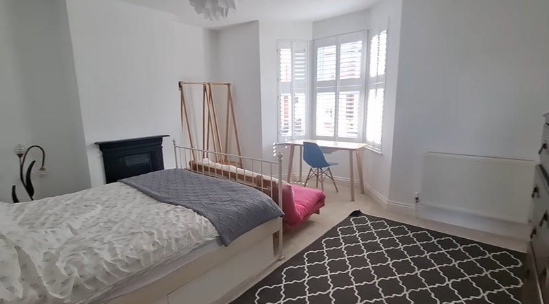 Room Mendip Road in Bristol