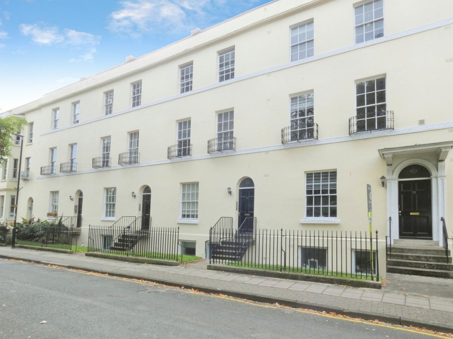 Flat Spa Road in Gloucester