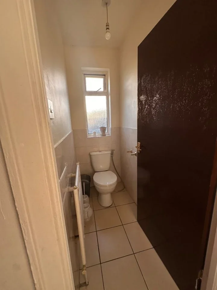 Room Old Oak Common Lane in Greater London