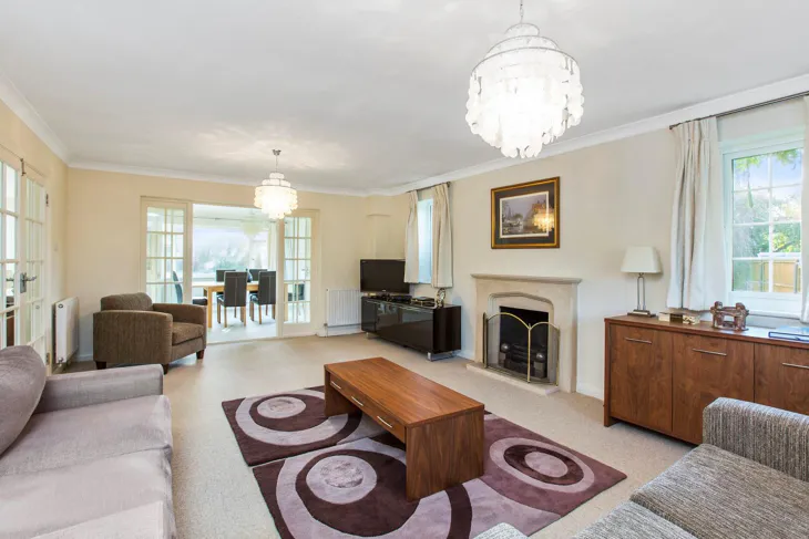 House Millhedge Close in Elmbridge