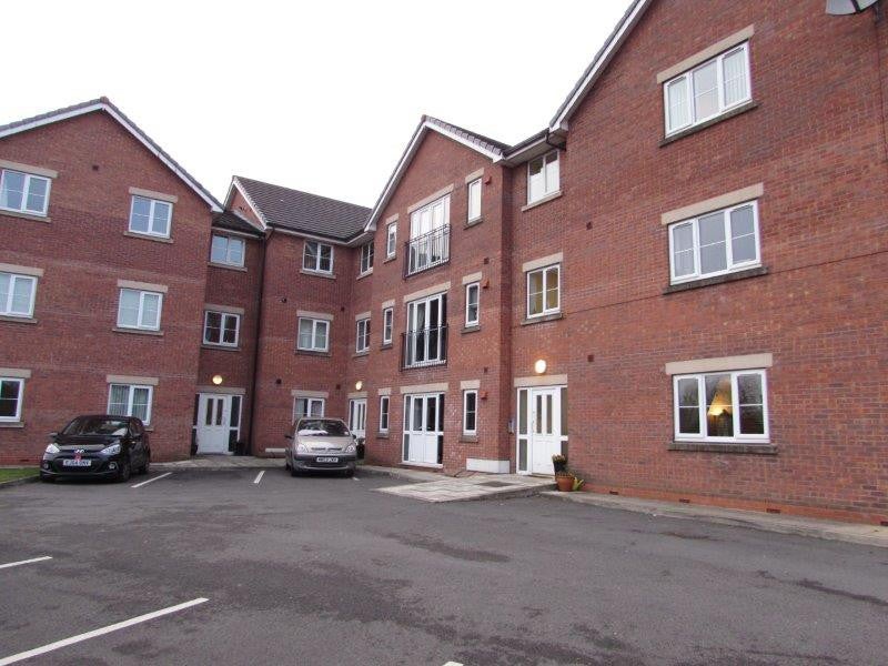 Flat Wigan Road in Wigan