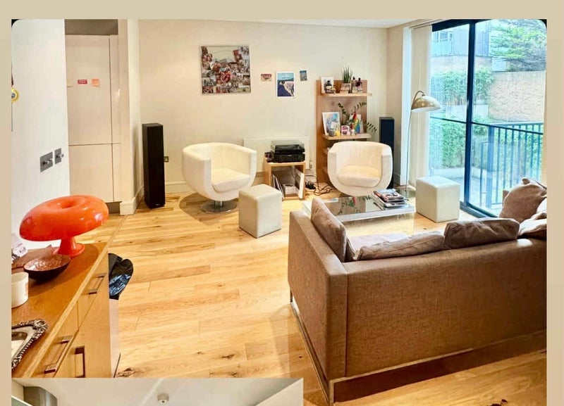 Flat Downham Road in Greater London