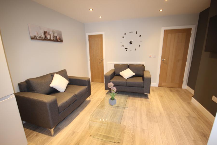 Room Belvedere Road in East Staffordshire