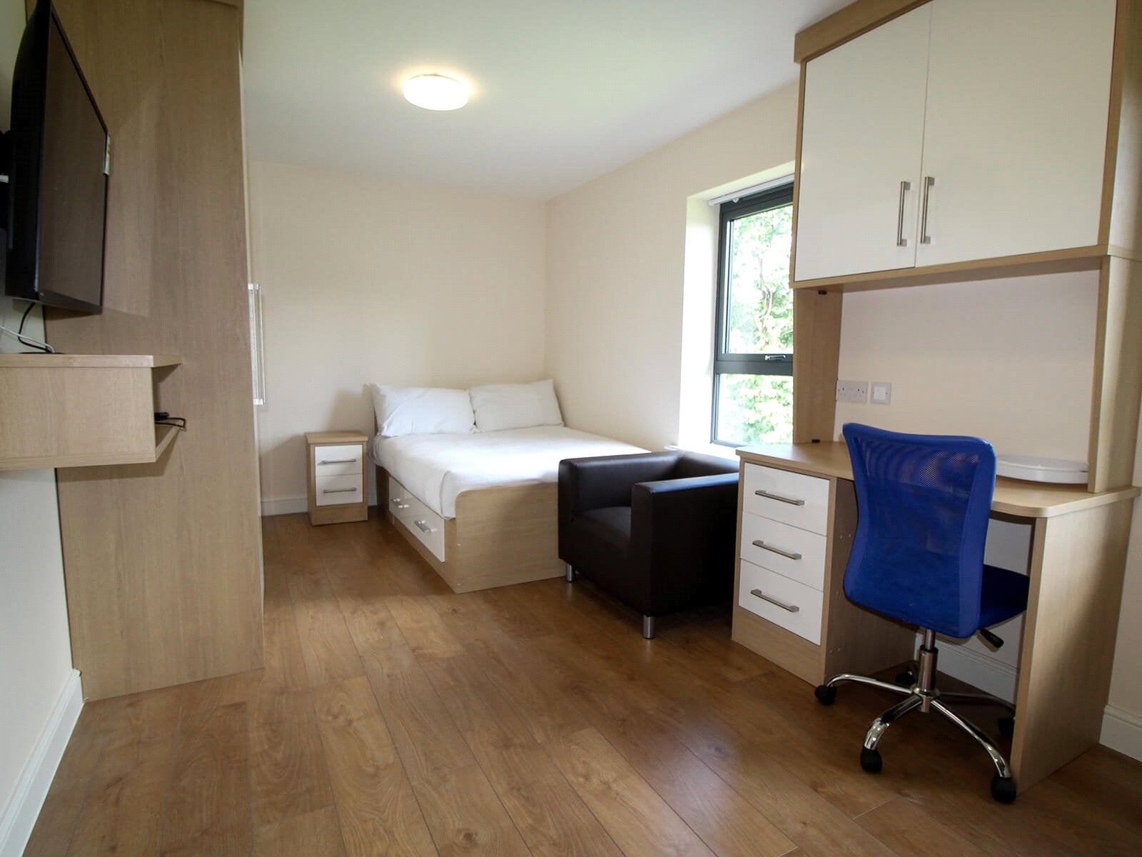 Flat Lofthouse Place in Leeds