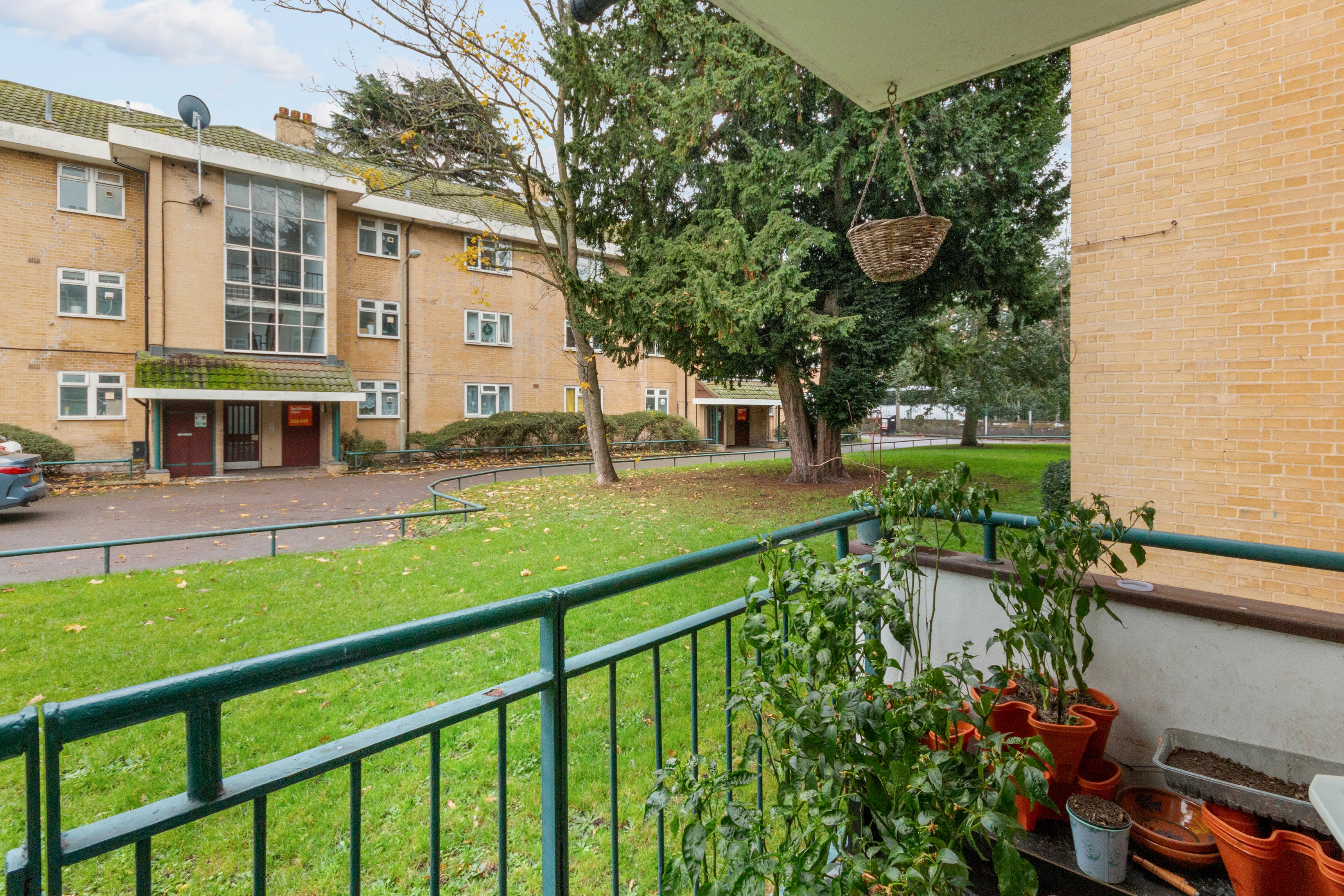 Flat Smithwood Close in Greater London