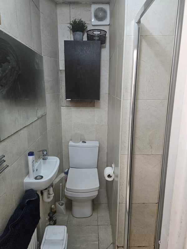 Room Sulivan Court in Greater London