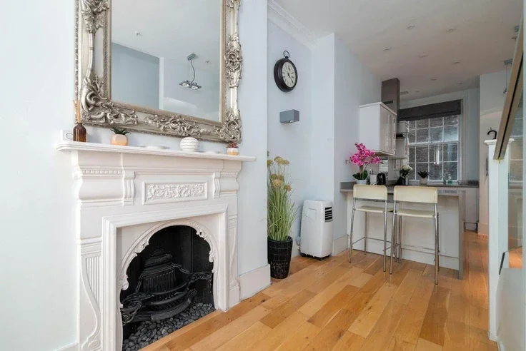 Flat Great Queen Street in Greater London
