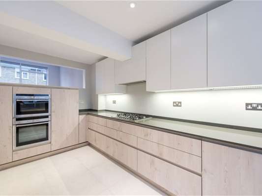 House Meadowbank in Greater London