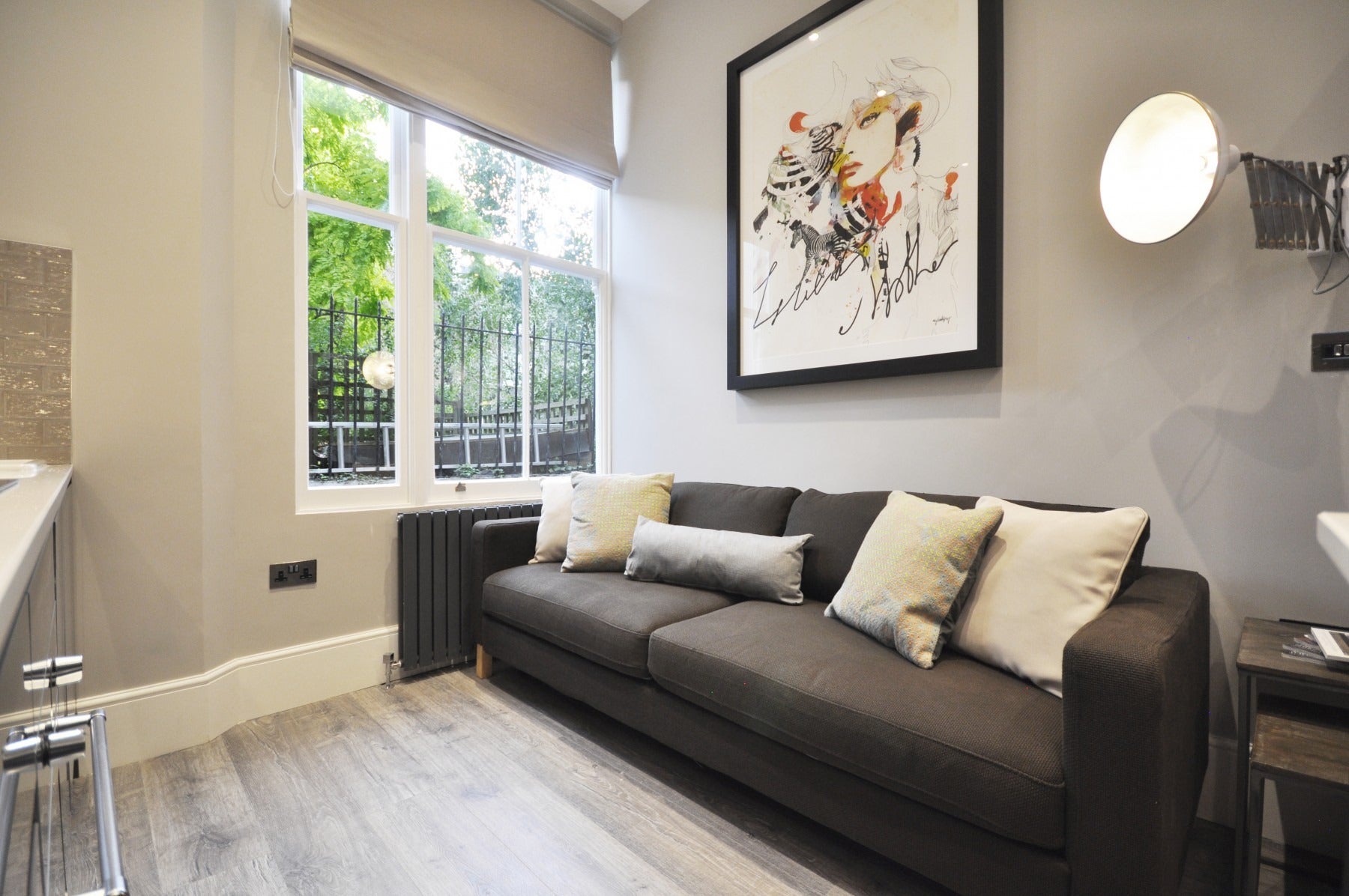 Flat Linden Gardens in Greater London