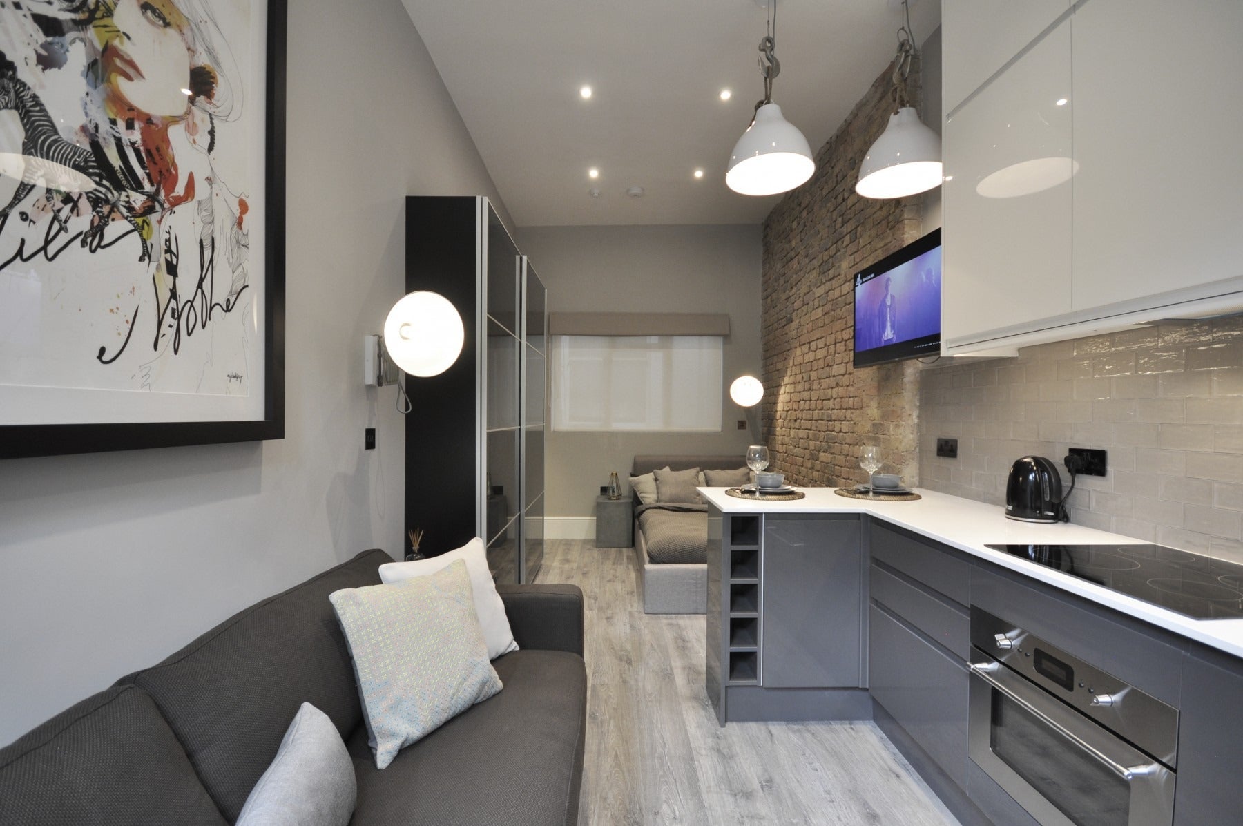 Flat Linden Gardens in Greater London
