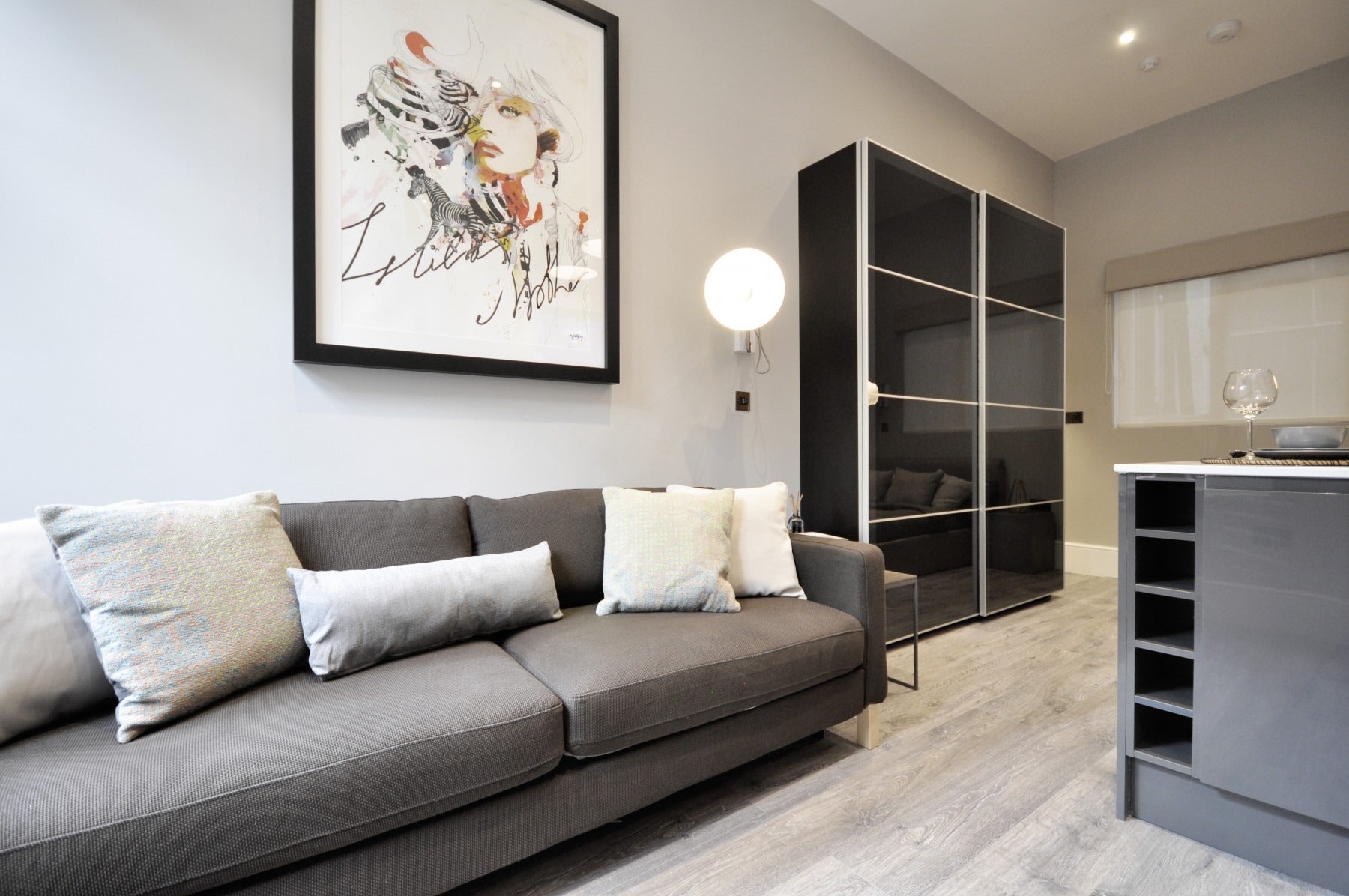 Flat Linden Gardens in Greater London