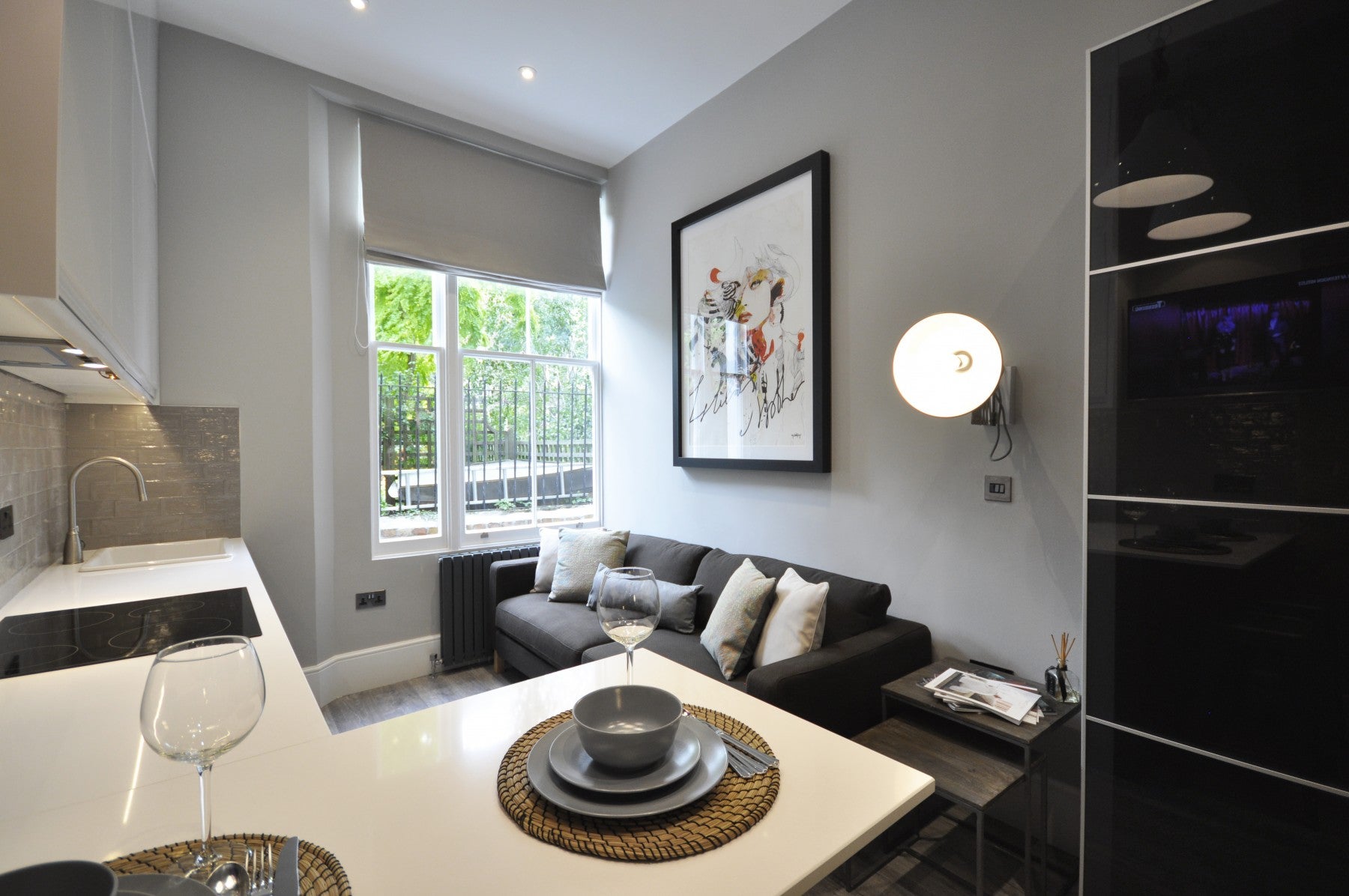 Flat Linden Gardens in Greater London