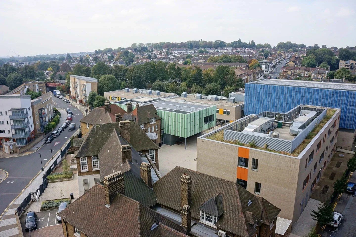 Flat Cornmill Lane in Greater London