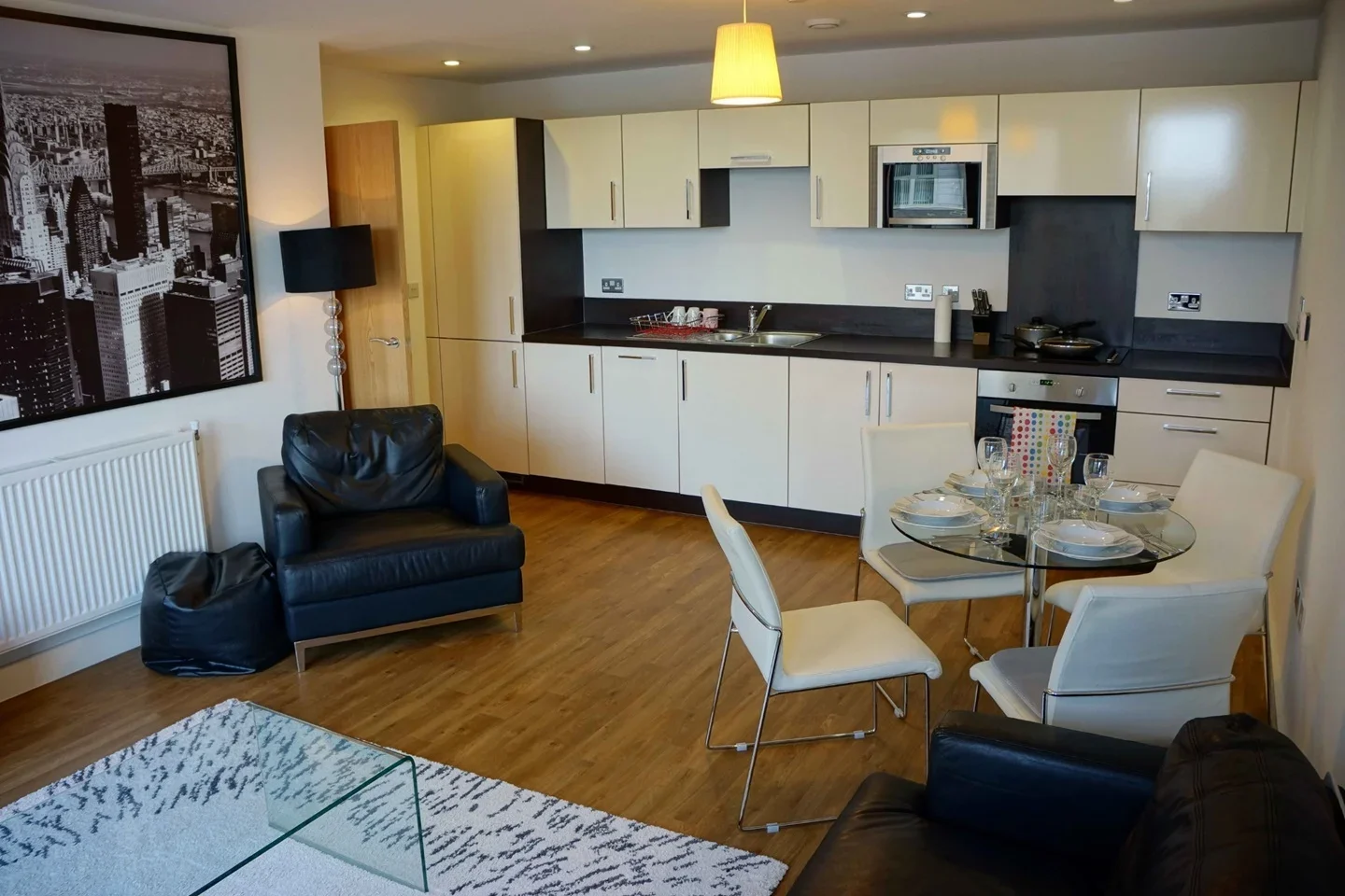 Flat Cornmill Lane in Greater London
