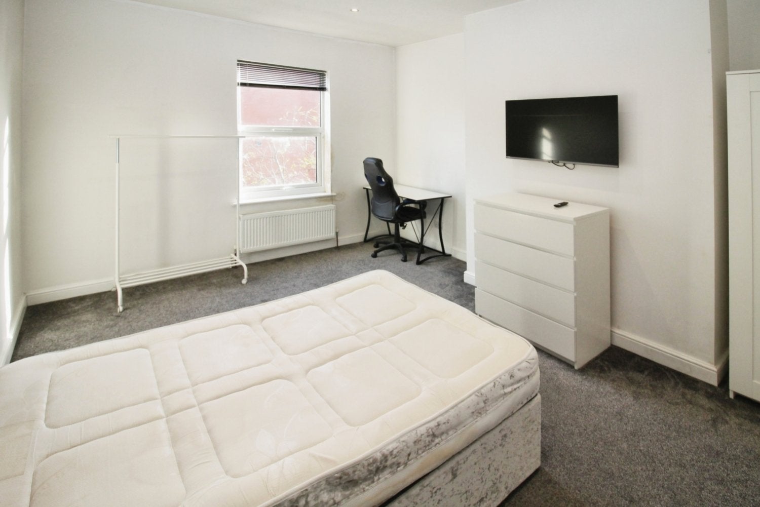 Room Granby Road in Leeds