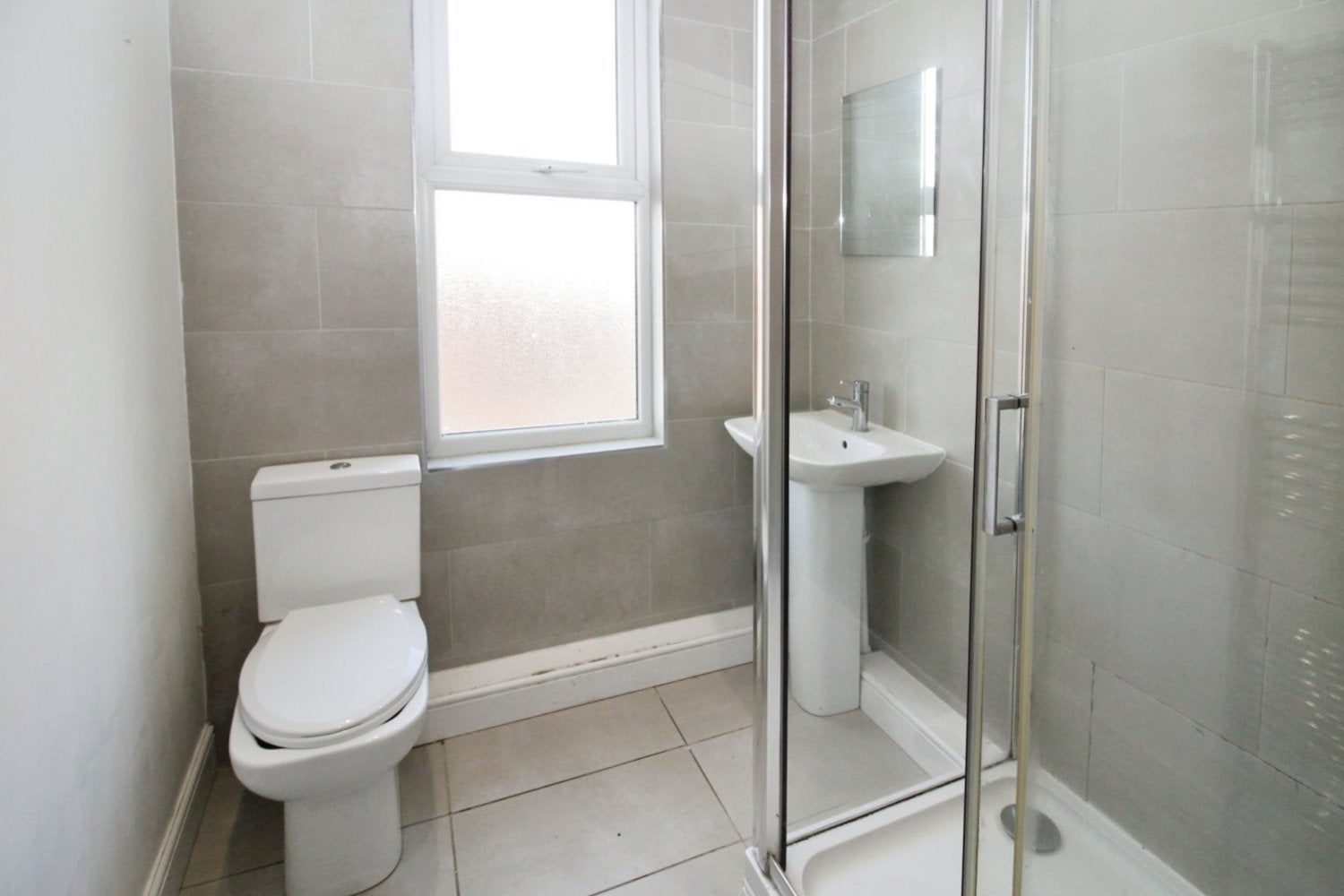 Room Granby Road in Leeds