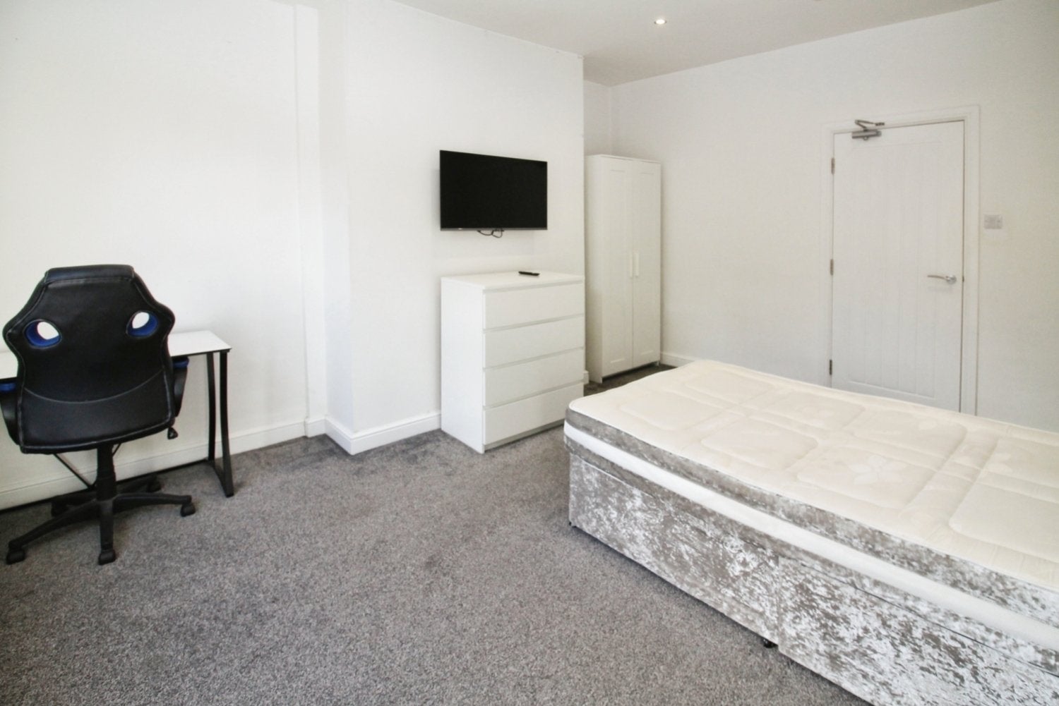 Room Granby Road in Leeds
