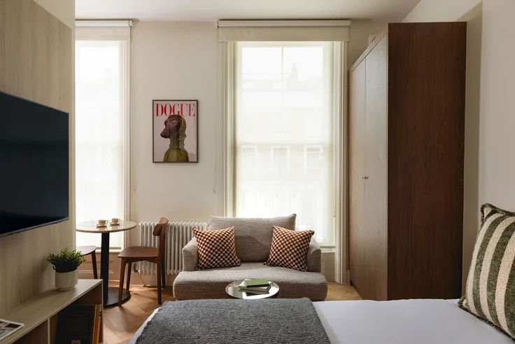 Flat Gloucester Avenue in Greater London