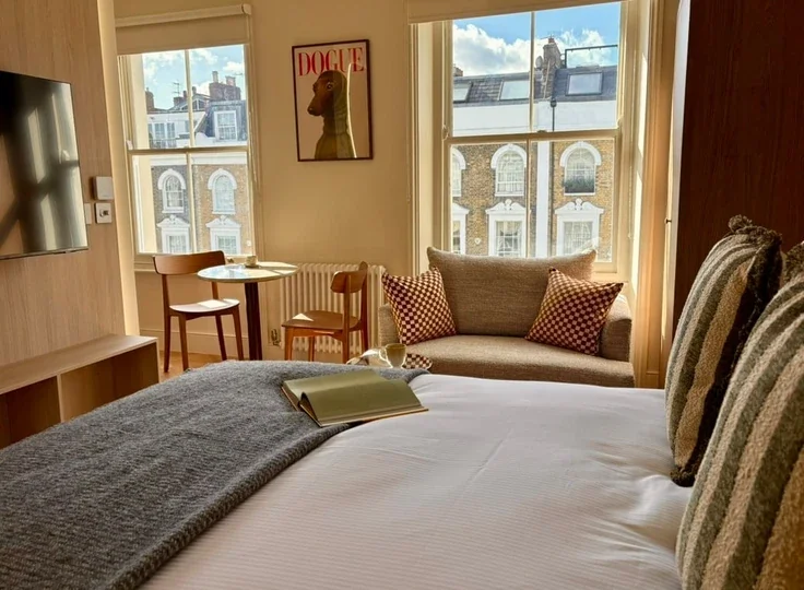 Flat Gloucester Avenue in Greater London