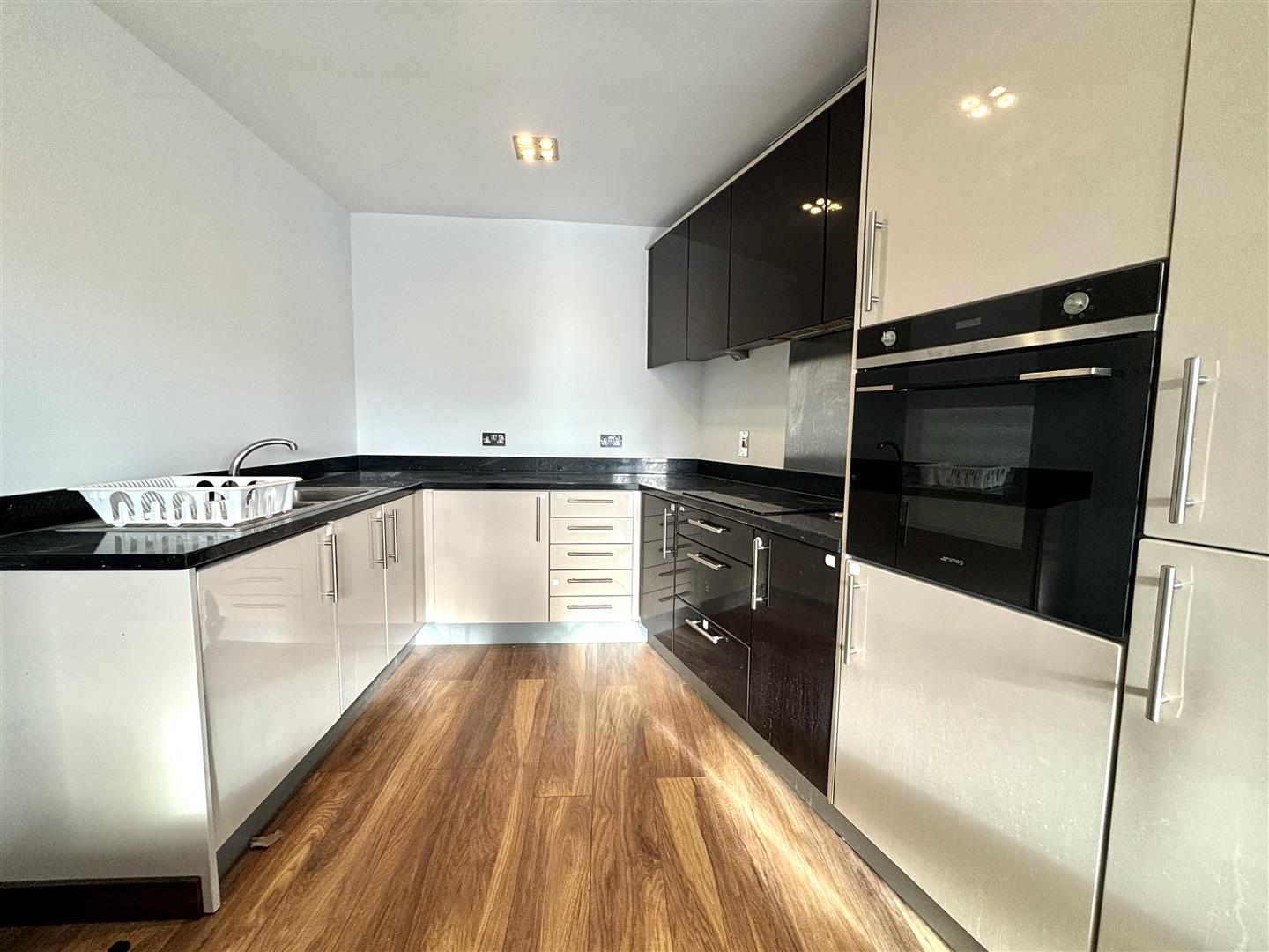 Flat Kings Mill Way in Denham