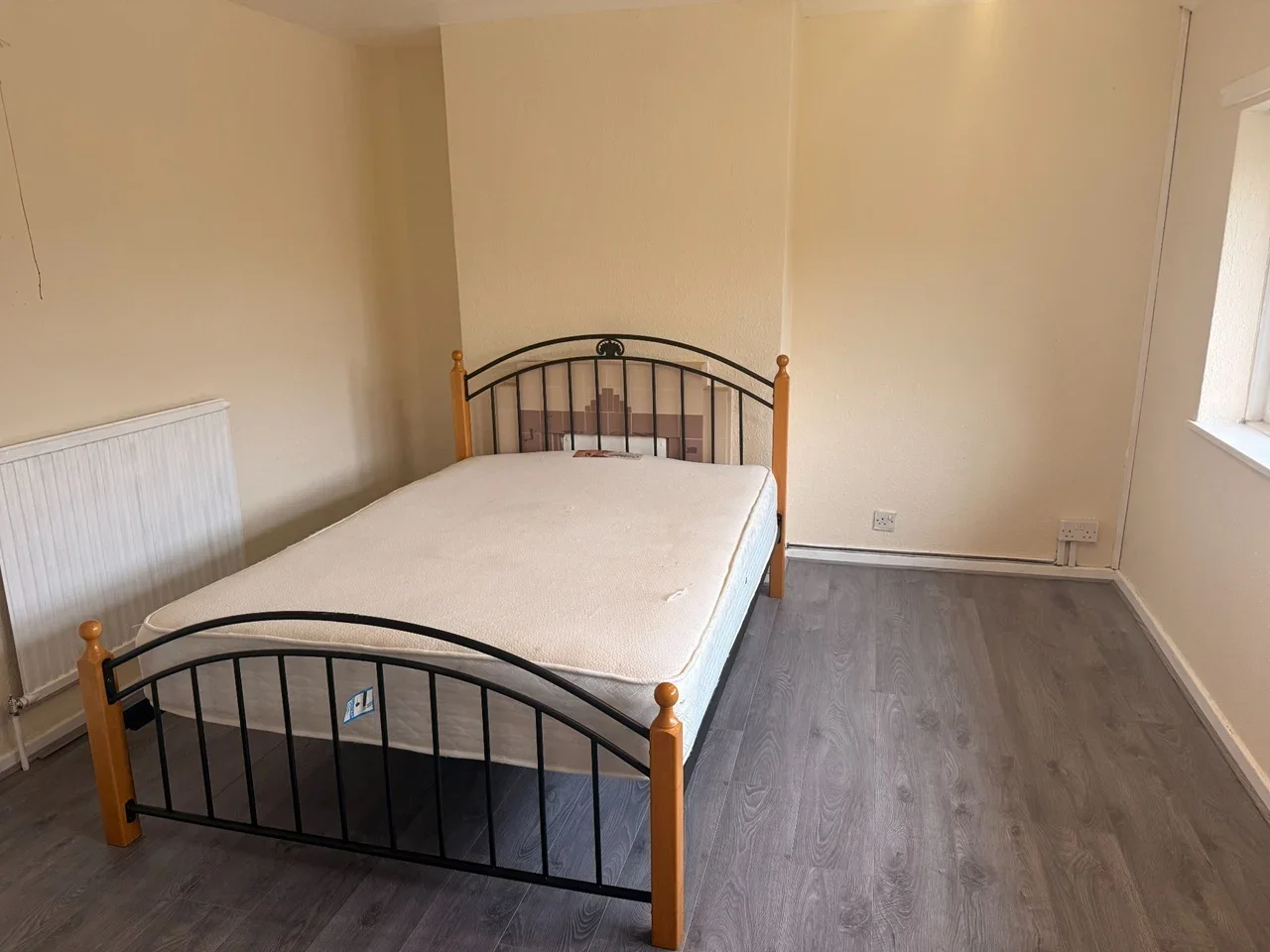 Flat Whipperley Way in Luton