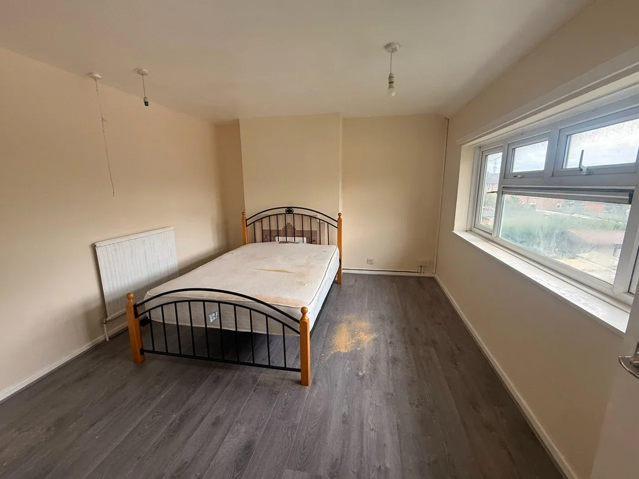 Flat Whipperley Way in Luton
