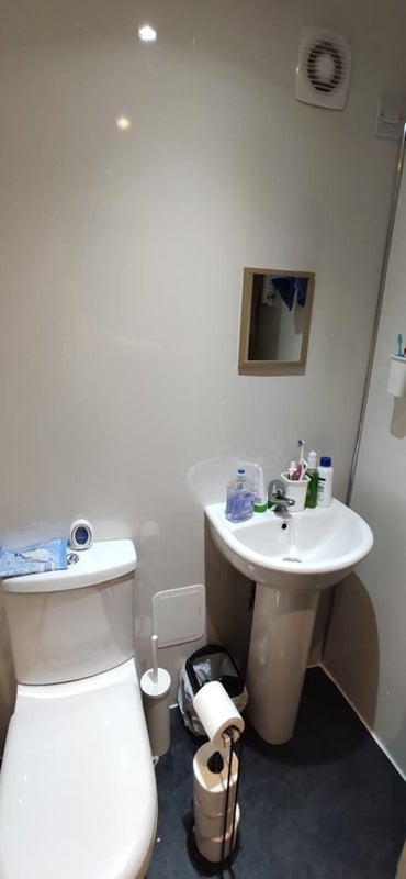 Room Dowanhill Street in Glasgow