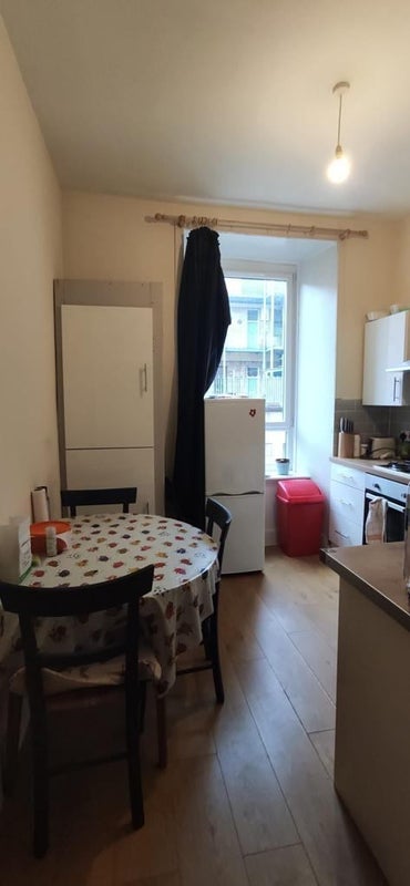 Room Dowanhill Street in Glasgow