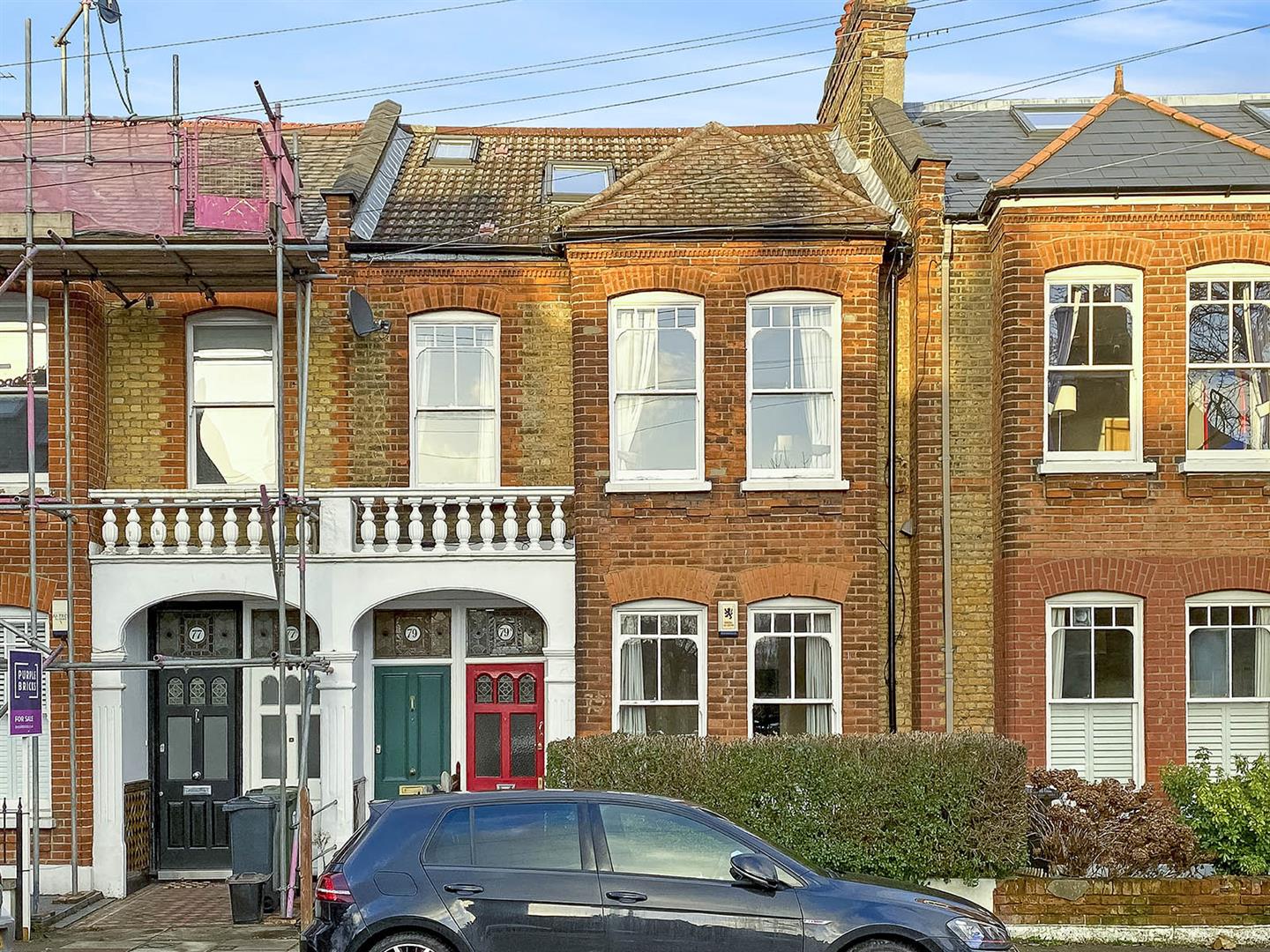 Flat Hambalt Road in Greater London
