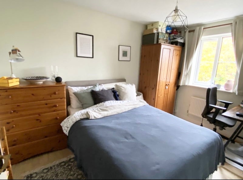 Room Campbell Drive in Cardiff