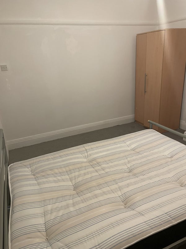 Room Radley Road in Bristol