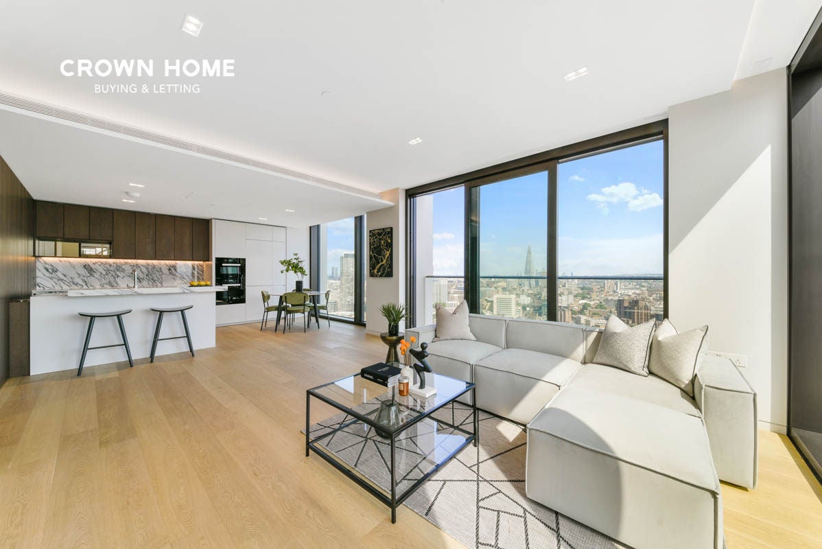 Flat Southbank in Greater London