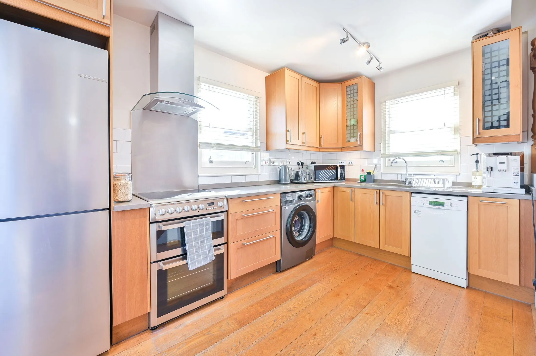Flat Browning Street in Greater London