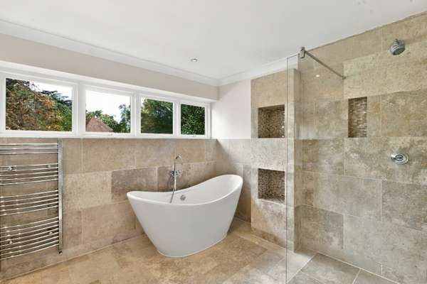 House Eversley Park in Greater London