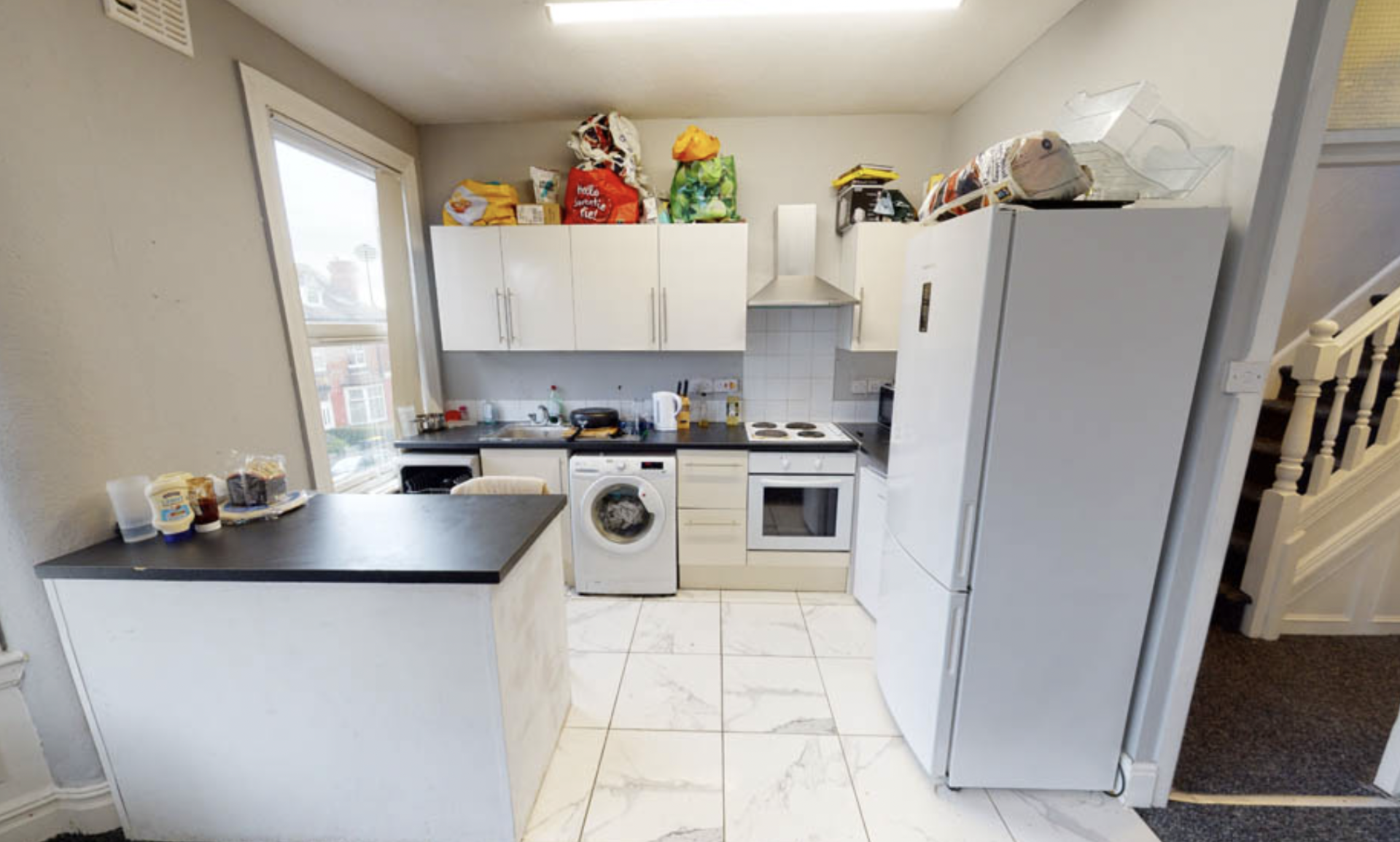 Flat Kirkstall Lane in Leeds
