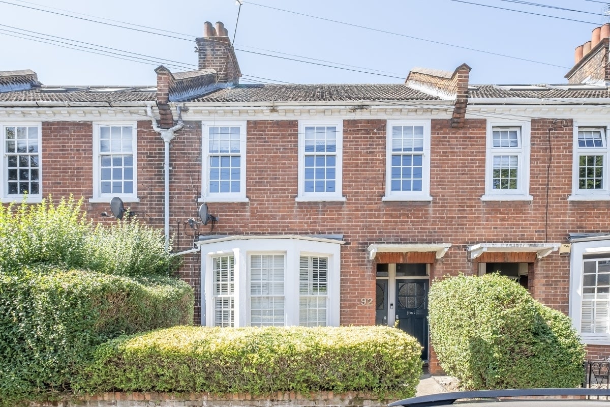 Flat Swaby Road in Greater London