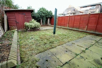 House Jacksons Close in Northall