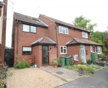 House Jacksons Close in Northall