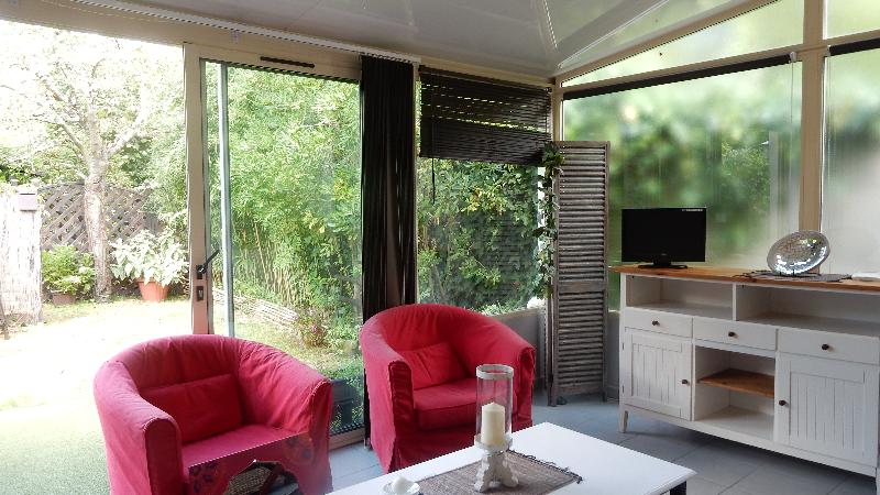 House Rue des Treilles in Libourne