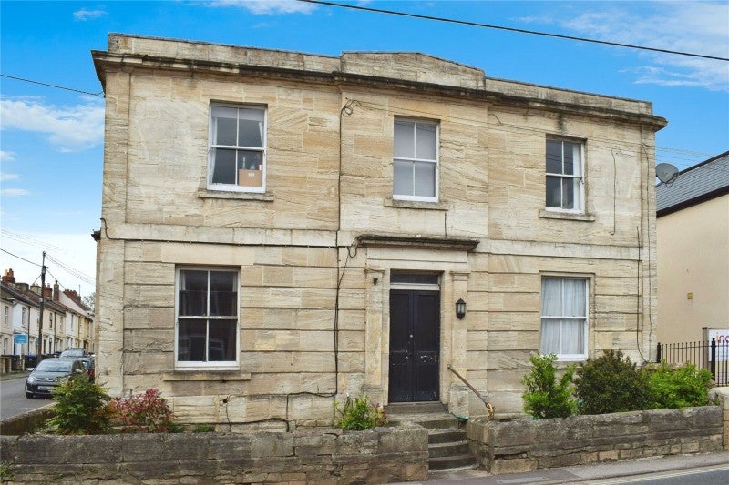 Flat British Row in Trowbridge