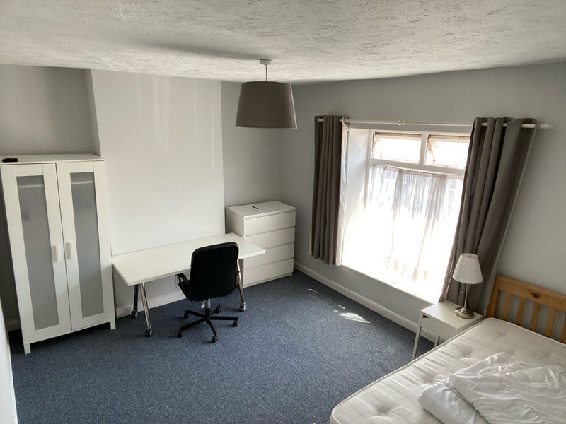 Room Worsley Street in Bristol