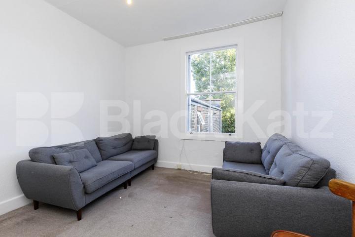 Flat Park Road in Greater London